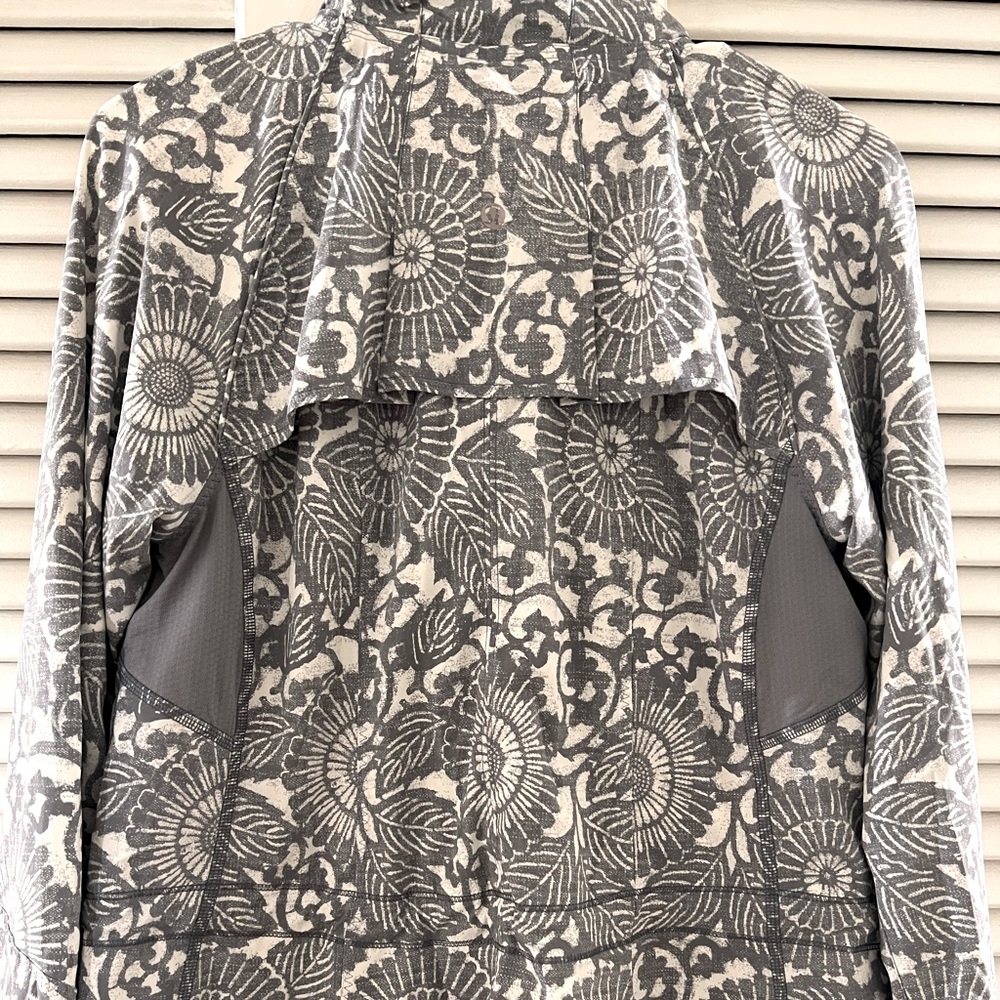 Lululemon Jacket - Picture 8 of 13